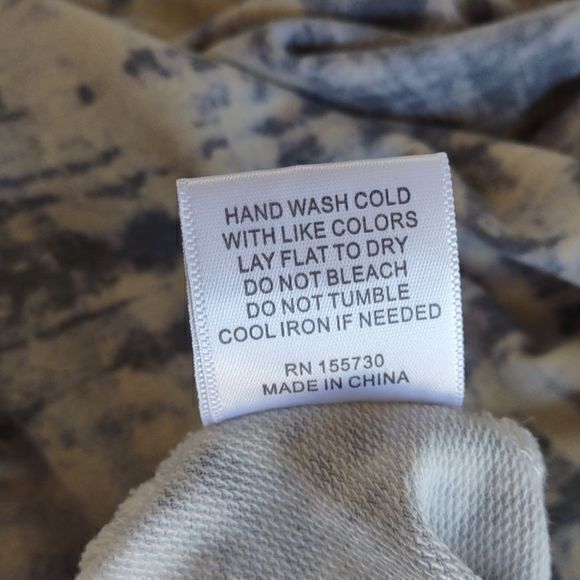 Rose + Olive Long Sleeve Tie Dye Shirt with Bunched Center Waist Size L - Picture 10 of 12